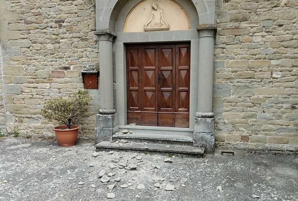 Danni: portale Chiesa