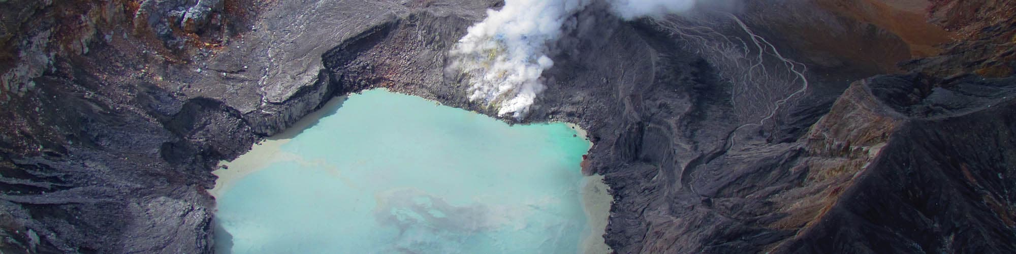 paesaggi vulcanici, lago
